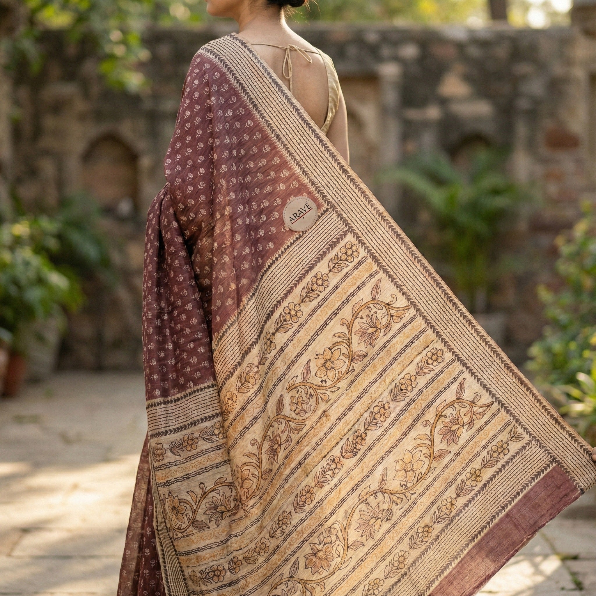 Sutra Saaz - Deep Peach Bhagalpuri Silk Saree with Katha Stitch Pallu